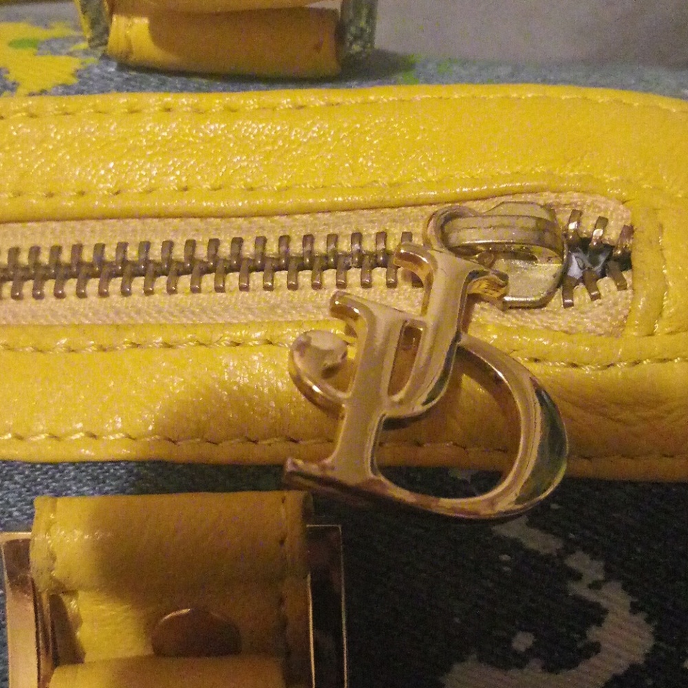 Purse - Picture 3 of 4